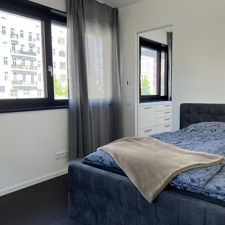 Luxury Waterfront Apartment Berlijn Buitenkant foto